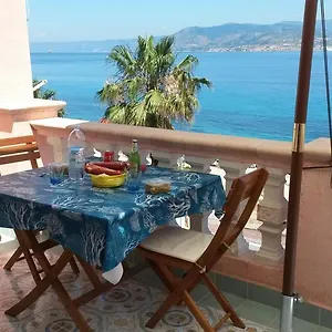 Apartament Blue Eden Strait, Mesyna